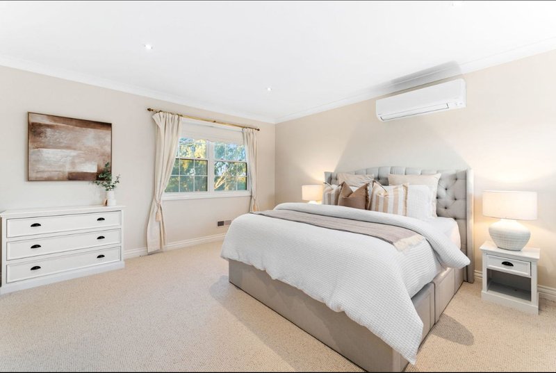 Photo - 8 Watkins Grove, Werribee VIC 3030 - Image 9