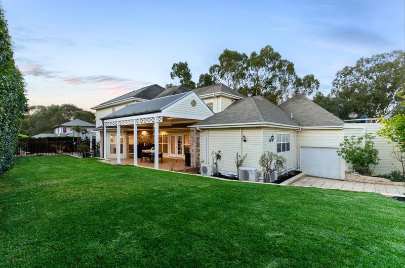 Photo - 8 Watkins Grove, Werribee VIC 3030 - Image 19