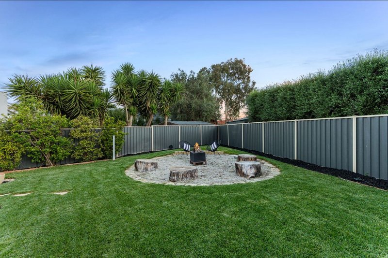 Photo - 8 Watkins Grove, Werribee VIC 3030 - Image 20