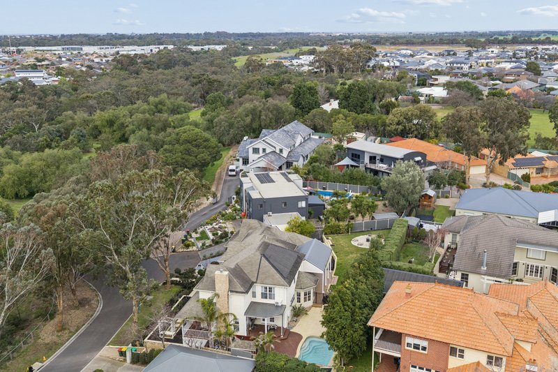 Photo - 8 Watkins Grove, Werribee VIC 3030 - Image 22