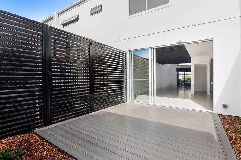 Photo - 8 Watts Drive, Varsity Lakes QLD 4227 - Image 5