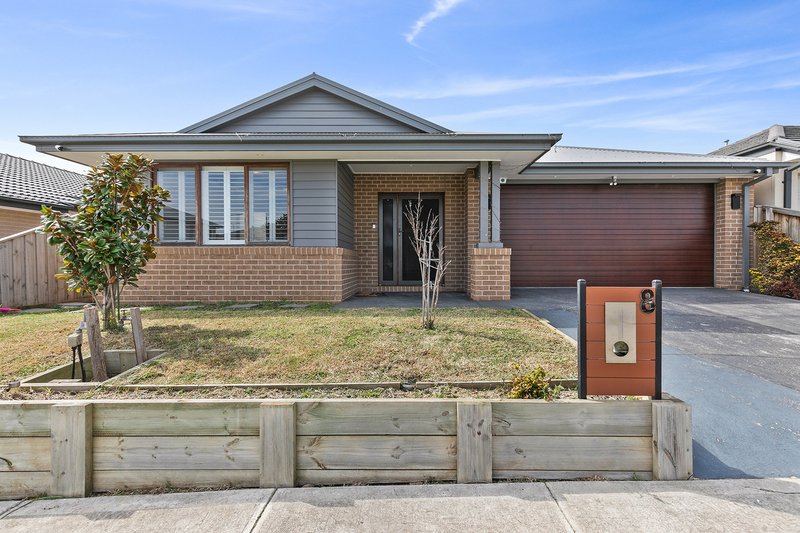 8 Wavertree Crescent, Werribee VIC 3030