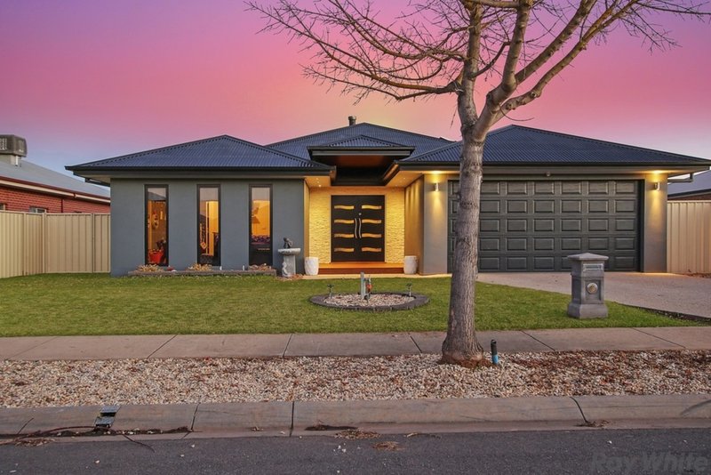 8 Weary Dunlop Drive, Benalla VIC 3672