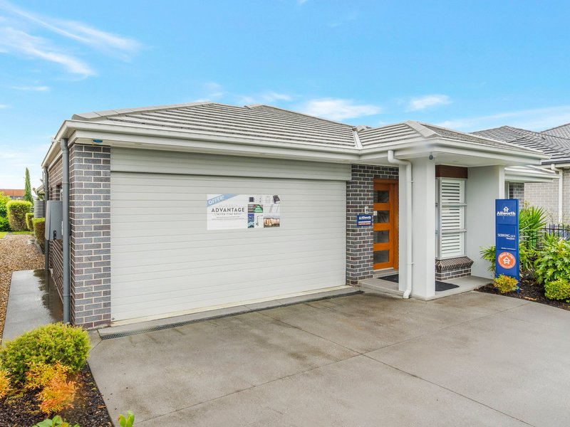 8 Webber Loop, Oran Park NSW 2570