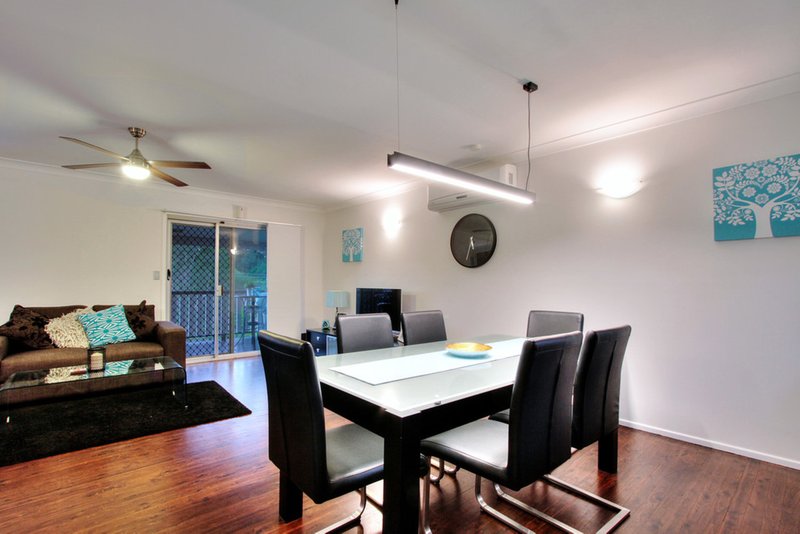 Photo - 8 Wenlock Crescent, Springwood QLD 4127 - Image 3