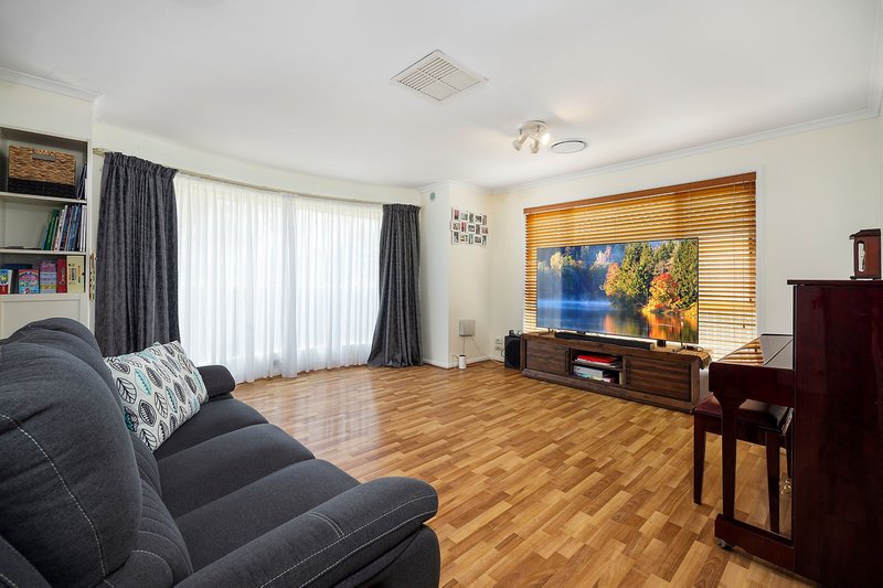 Photo - 8 Wenlock Street, Amaroo ACT 2914 - Image 2