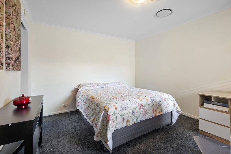 Photo - 8 Wenlock Street, Amaroo ACT 2914 - Image 5