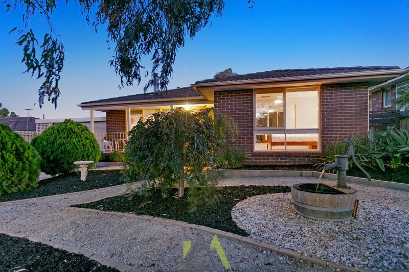 8 Westa Close, Frankston VIC 3199