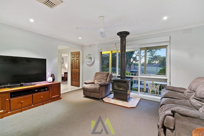 Photo - 8 Westa Close, Frankston VIC 3199 - Image 3