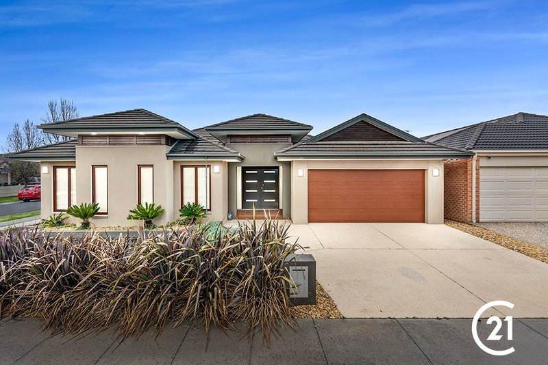 Photo - 8 Westwood Grove, Pakenham VIC 3810 - Image 1