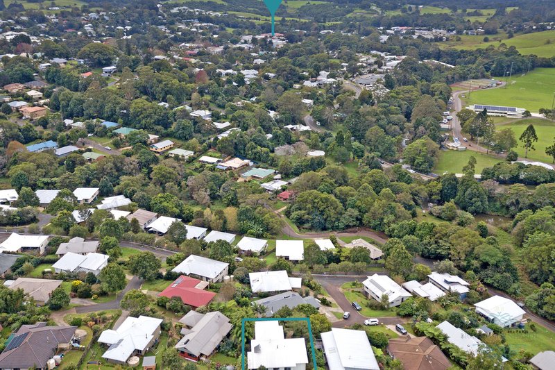 Photo - 8 Whiptail Court, Maleny QLD 4552 - Image 2