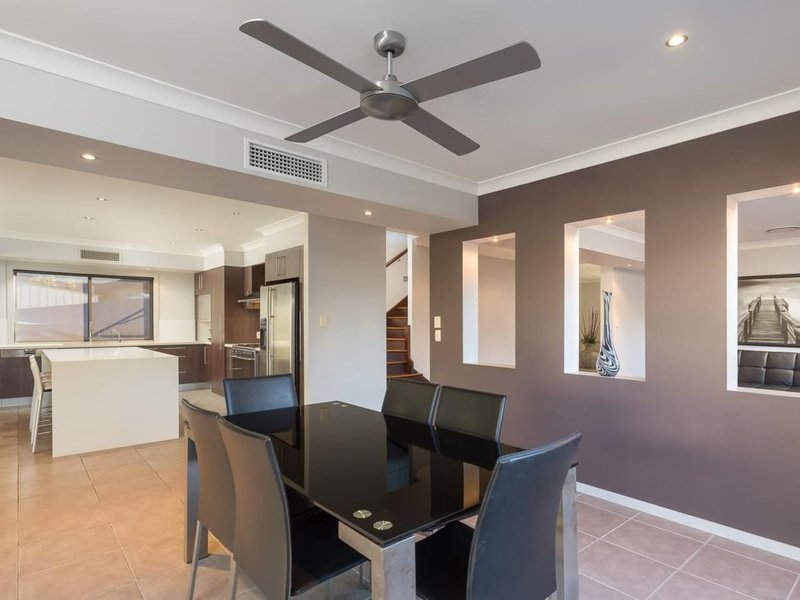 Photo - 8 Whitewood Place, Molendinar QLD 4214 - Image 5