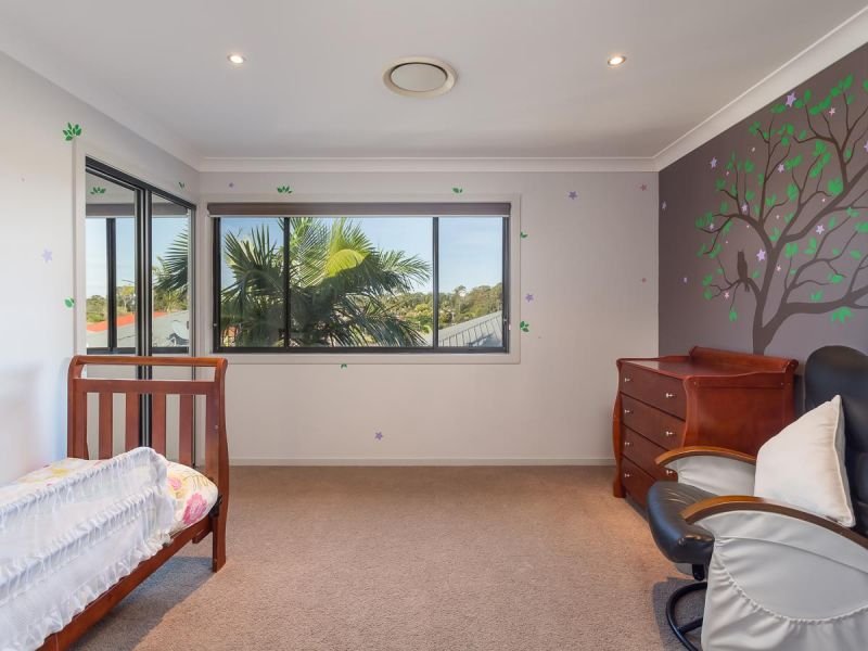 Photo - 8 Whitewood Place, Molendinar QLD 4214 - Image 13