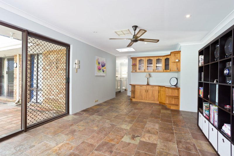 Photo - 8 Whitlock Crescent, South Lake WA 6164 - Image 15