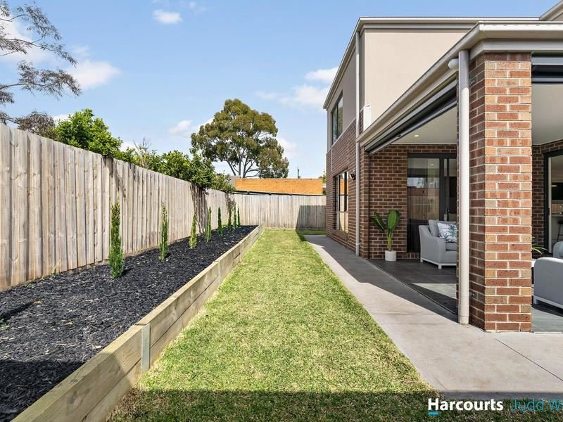 Photo - 8 Wilfred Court, Glen Waverley VIC 3150 - Image 13