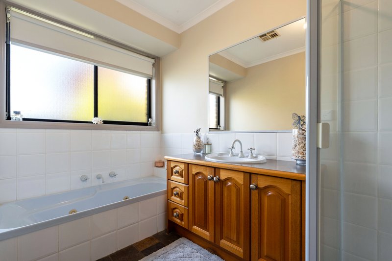 Photo - 8 Wilkinson Court, Roxburgh Park VIC 3064 - Image 10