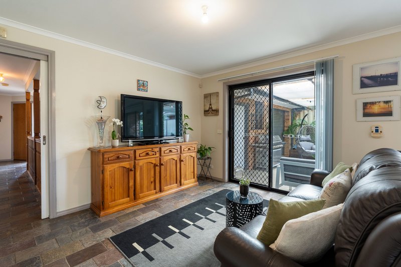 Photo - 8 Wilkinson Court, Roxburgh Park VIC 3064 - Image 14