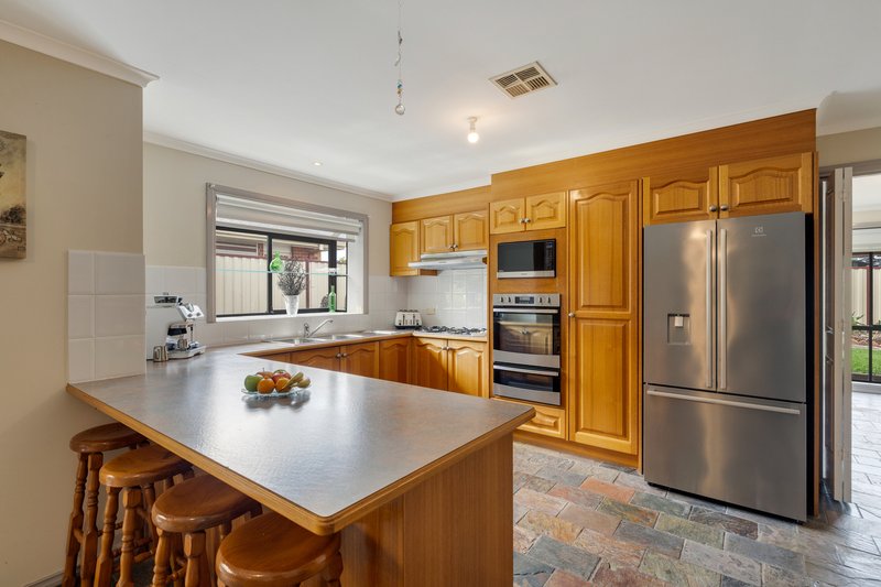 Photo - 8 Wilkinson Court, Roxburgh Park VIC 3064 - Image 16