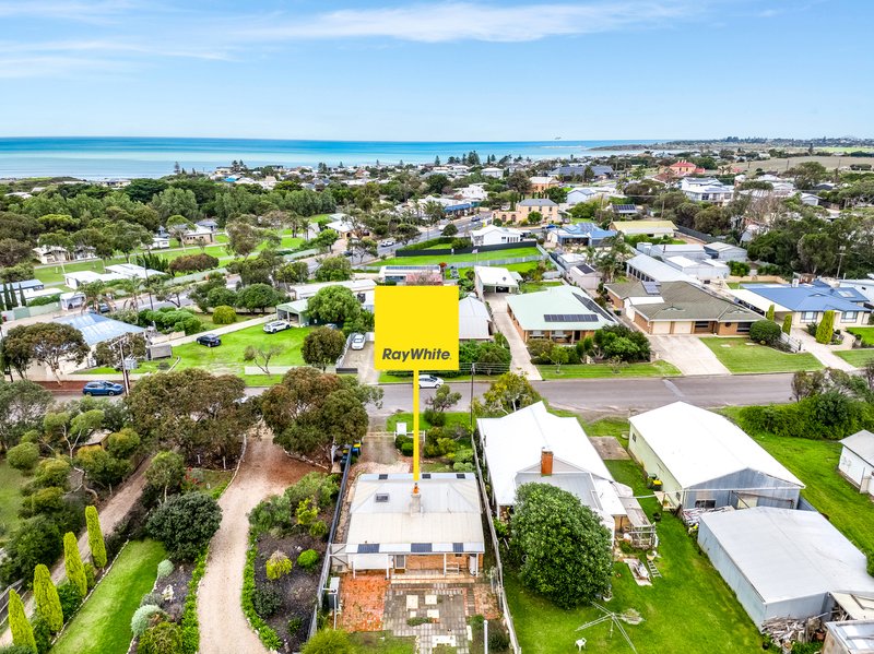 Photo - 8 William Street, Middleton SA 5213 - Image 4
