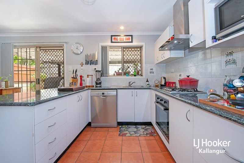 Photo - 8 Willmott Court, Kallangur QLD 4503 - Image 6