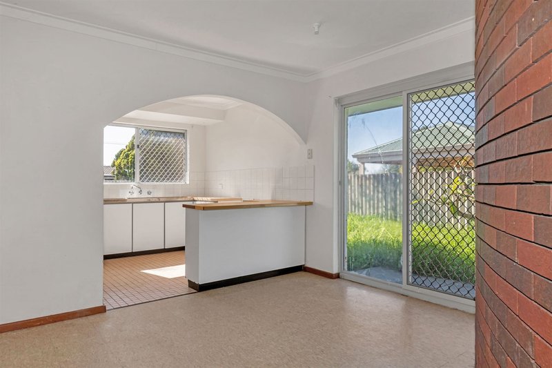 Photo - 8 Willow Court, Cooloongup WA 6168 - Image 6