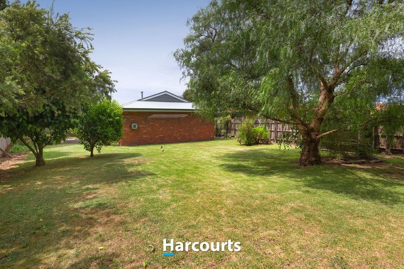 Photo - 8 Willunga Court, Berwick VIC 3806 - Image 11