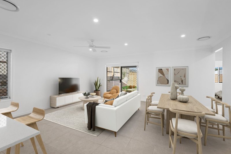 Photo - 8 Wilsons Peak Way, White Rock QLD 4306 - Image 3