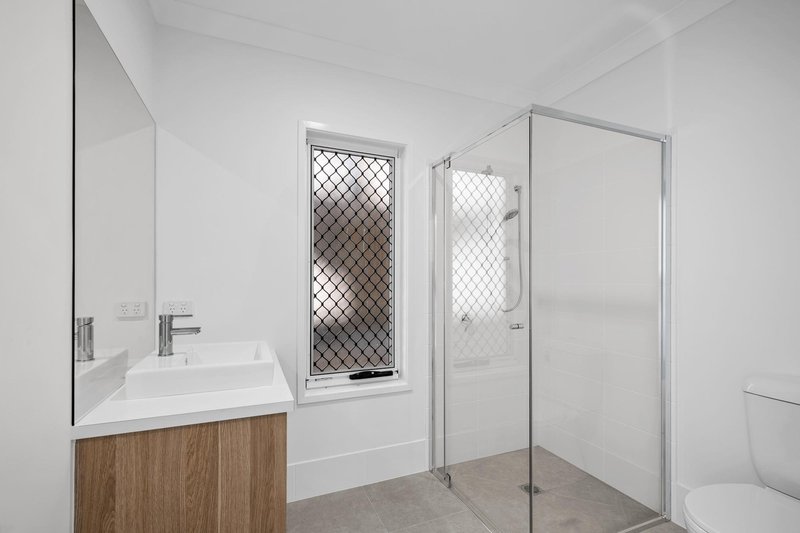 Photo - 8 Wilsons Peak Way, White Rock QLD 4306 - Image 12
