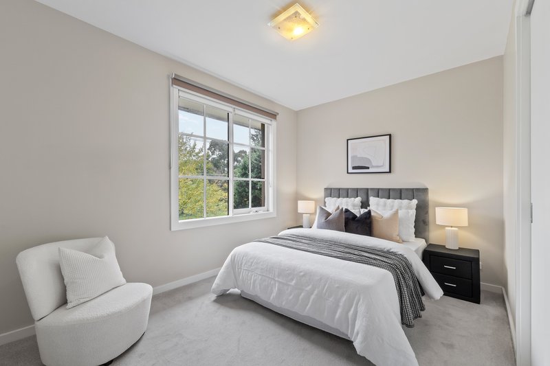 Photo - 8 Winbirra Parade, Ashwood VIC 3147 - Image 5