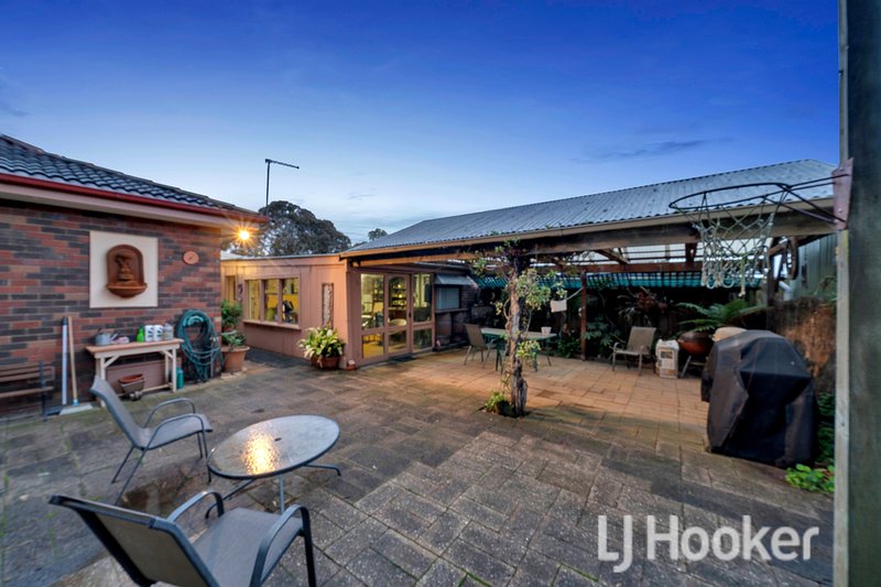 Photo - 8 Winnima Avenue, Hampton Park VIC 3976 - Image 19