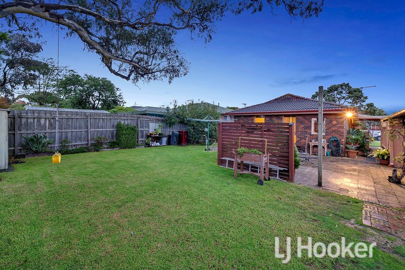 Photo - 8 Winnima Avenue, Hampton Park VIC 3976 - Image 20