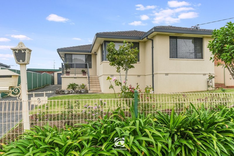 8 Winter Avenue, Mount Warrigal NSW 2528