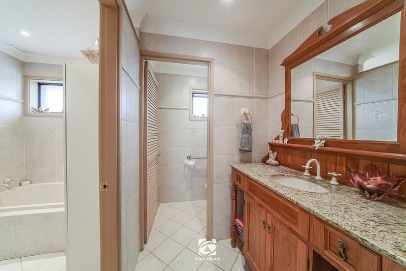 Photo - 8 Winter Avenue, Mount Warrigal NSW 2528 - Image 11