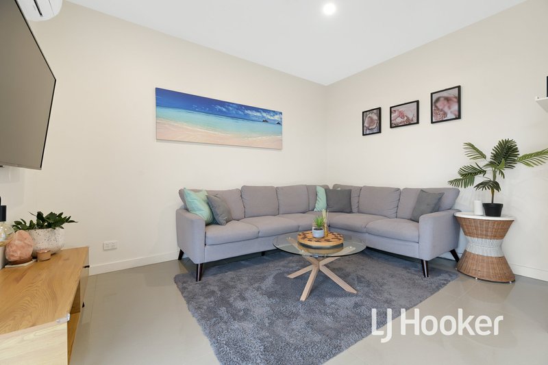 Photo - 8 Winter Lane, Carrum Downs VIC 3201 - Image 3