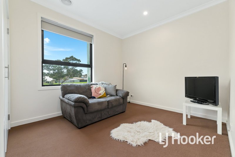 Photo - 8 Winter Lane, Carrum Downs VIC 3201 - Image 7