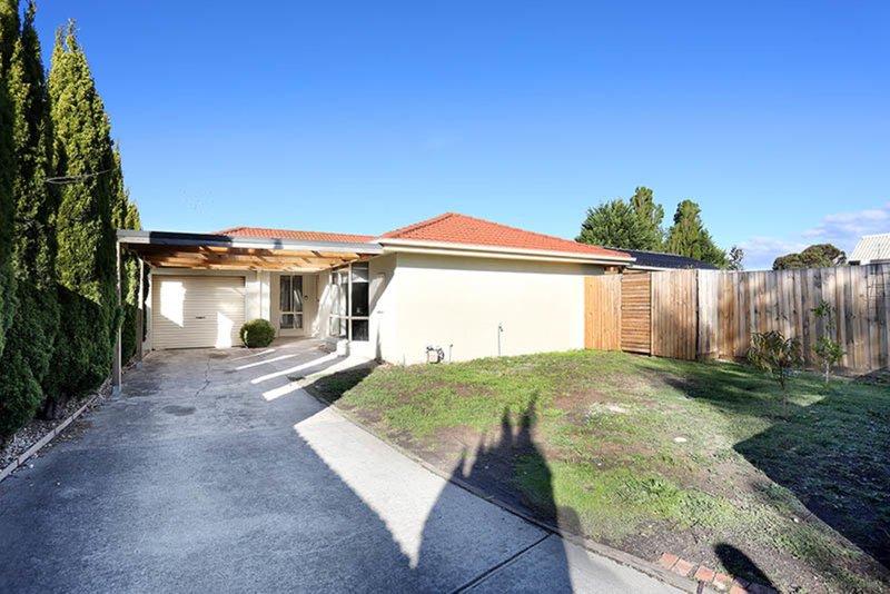 8 Wintle Close, Roxburgh Park VIC 3064