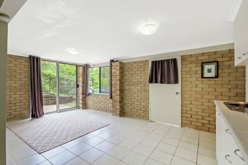 Photo - 8 Wirlpana Avenue, Ferny Hills QLD 4055 - Image 10