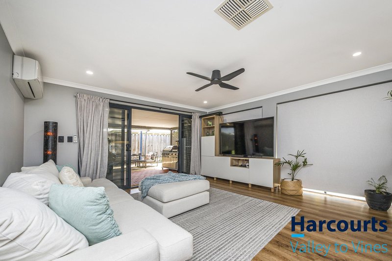 Photo - 8 Withnell Drive, Ellenbrook WA 6069 - Image 15