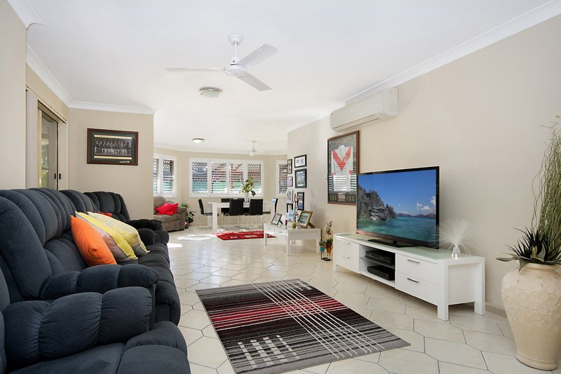 Photo - 8 Witonga Drive, Yamba NSW 2464 - Image 2