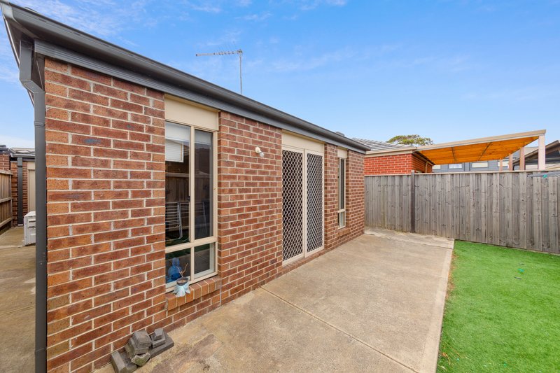 Photo - 8 Woodbine Street, Pakenham VIC 3810 - Image 13