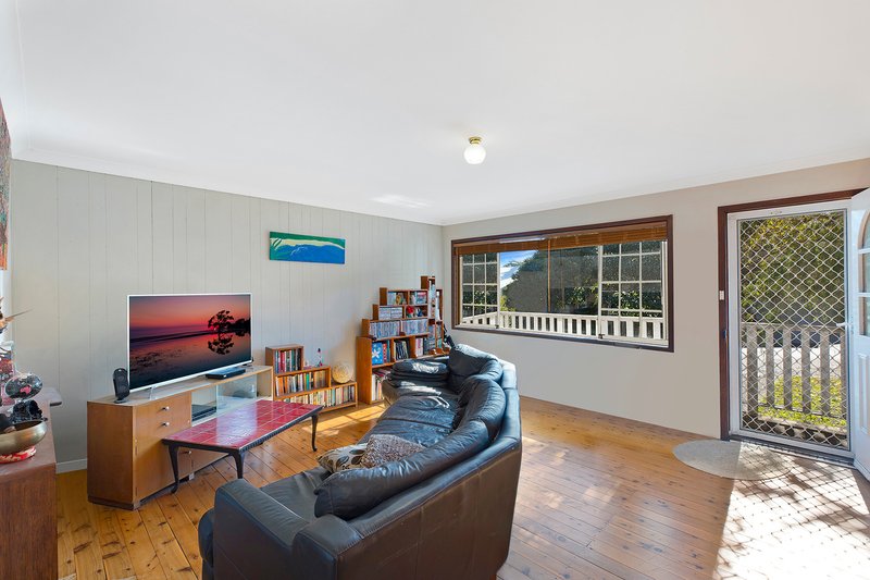 Photo - 8 Woodland Road, Terrigal NSW 2260 - Image 3