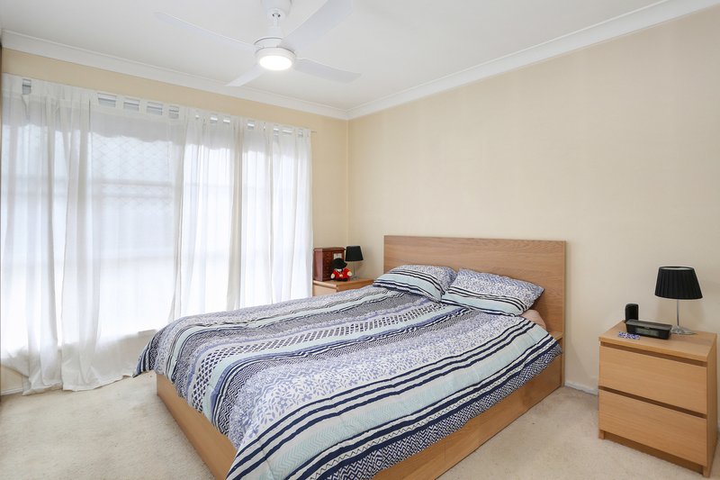 Photo - 8 Woodlawn Drive, Toongabbie NSW 2146 - Image 7