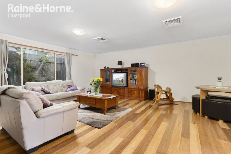 Photo - 8 Woodside Avenue, West Hoxton NSW 2171 - Image 3