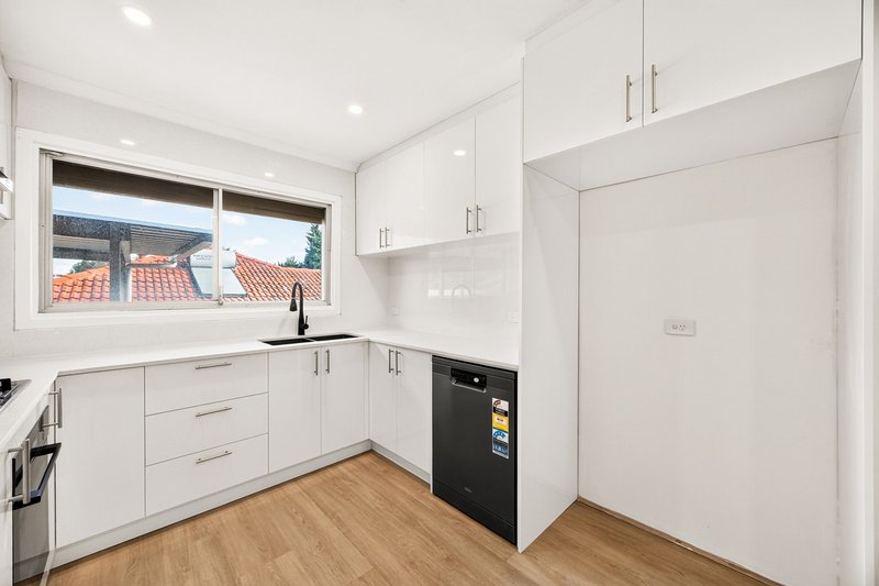 Photo - 8 Worrall Court, Orelia WA 6167 - Image 3