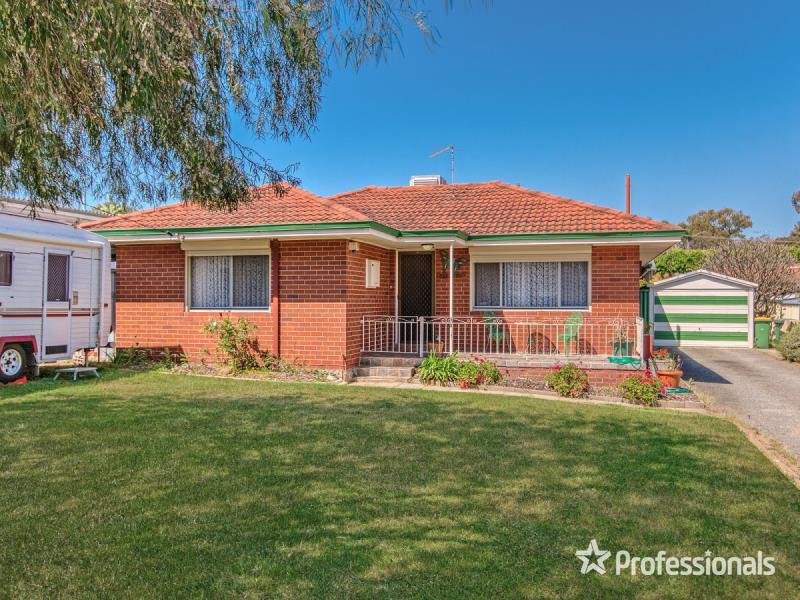 8 Worrall Court, Orelia WA 6167