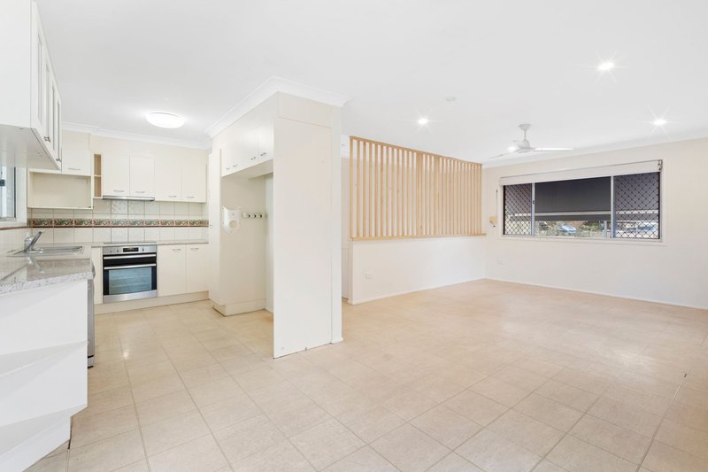 Photo - 8 Yale Street, Marsden QLD 4132 - Image 2