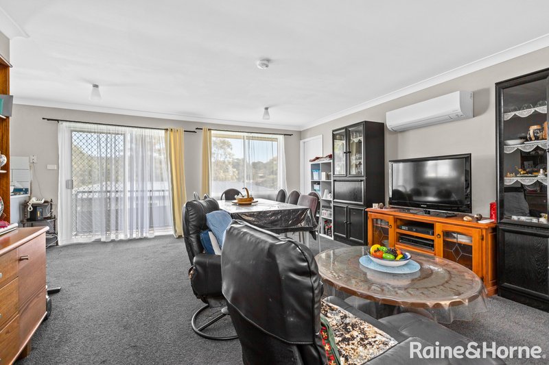 Photo - 8 Yanco Street, Tingira Heights NSW 2290 - Image 6