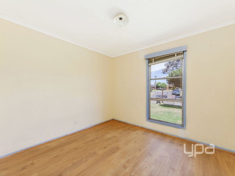 Photo - 8 Yarram Court, Kings Park VIC 3021 - Image 7