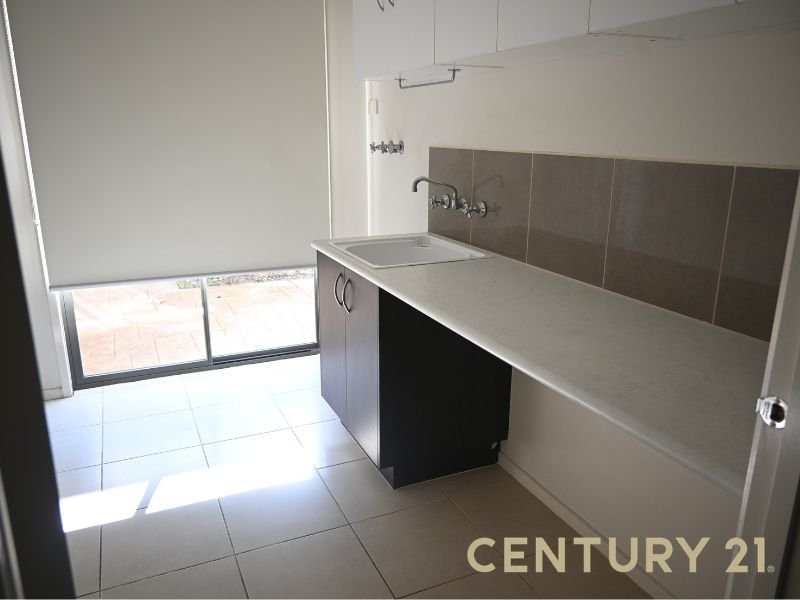 Photo - 8 Yellowgum Avenue, Lyndhurst VIC 3975 - Image 5