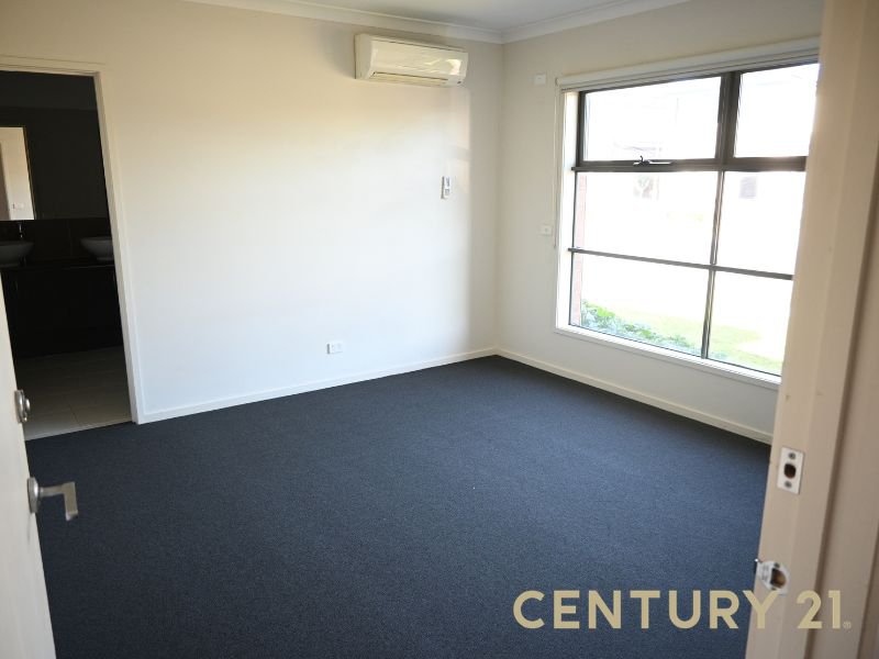 Photo - 8 Yellowgum Avenue, Lyndhurst VIC 3975 - Image 6